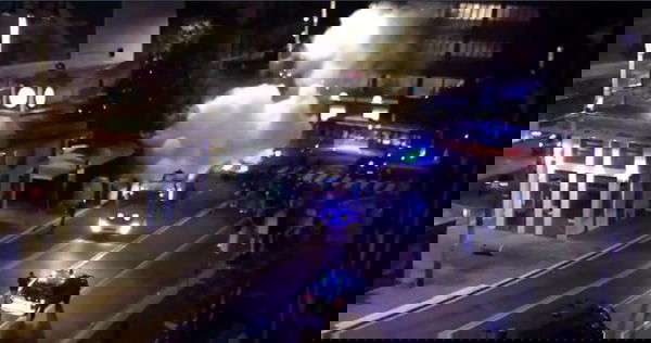 Forza Nuova protesta anche a Roma, scontri: «La polizia ha impugnato le pistole»