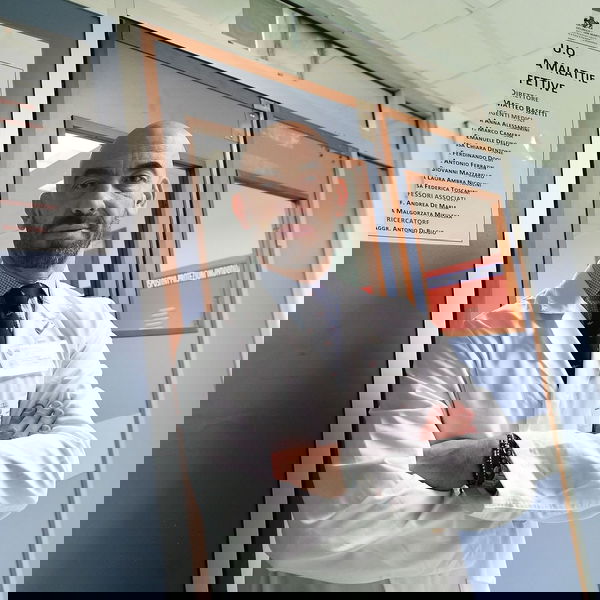 Per Bassetti il Covid è stato ingigantito e il panico paralizza gli ospedali