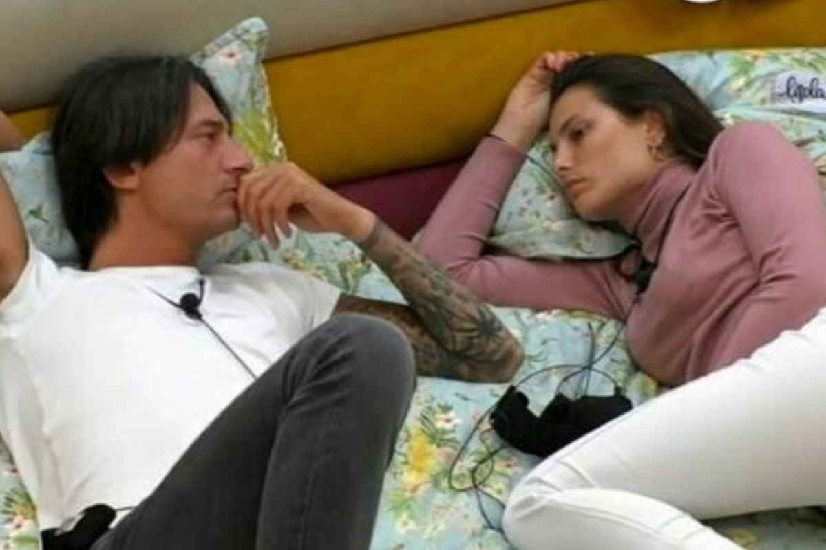 Elenoire Casalegno a Casa Chi: «Parole di Oppini contro le donne più gravi della bestemmia di Bettarini» article-post