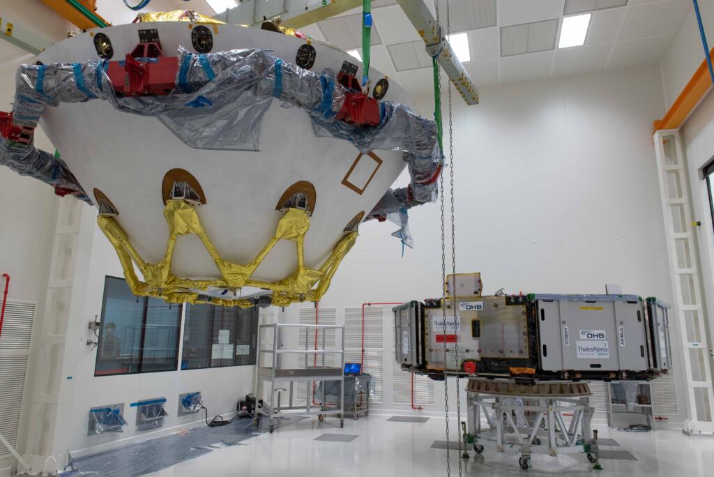 Mating ExoMars thales alenia space