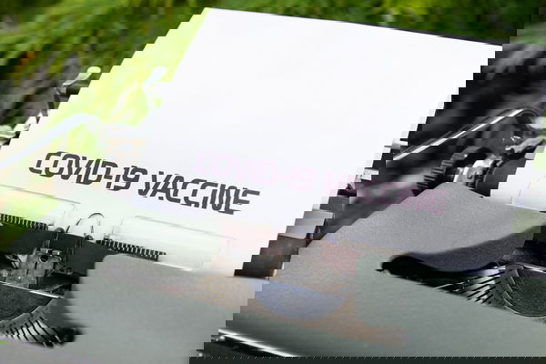 Vaccino Pfizer: da domani l’Ue ha il via libera per l’acquisto, all’Italia 1,7 milioni di dosi