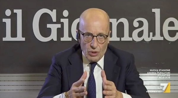 Sallusti sospetta che il governo e la Regione Campania abbiano paura della camorra