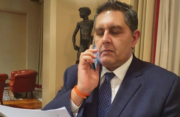 Toti chiede ai negozianti di fare sconti per gli anziani