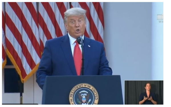 Trump torna a parlare in pubblico: “Presto il vaccino per tutti, tranne New York”