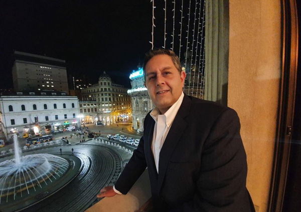 Toti su Facebook vuole la zona bianca a Natale. E poi si vedrà