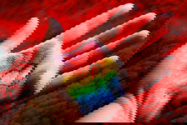 La legge contro l’omobitransfobia approvata alla Camera, ora passa al Senato