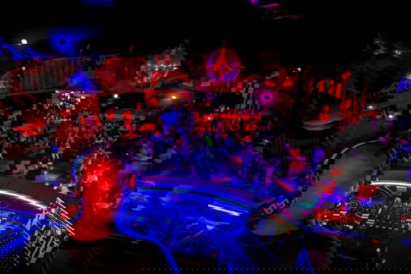 La mail con cui il Cts aveva avvertito la Sardegna: «Discoteche aperte pubblicizzano assembramenti»