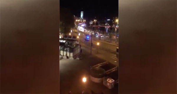 Nonostante i richiami, a Vienna hanno preferito mettere in pericolo la polizia continuando a postare video