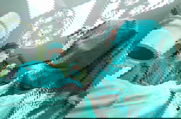 In Germania potranno lavorare in corsia anche i medici positivi asintomatici