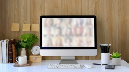 Se un nonno usa le piattaforme online per condividere gli abusi sulla nipote di un anno article-post