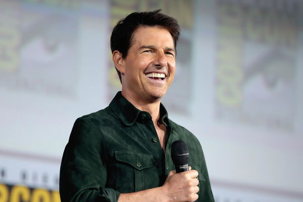 Gli elogi sui social a Tom Cruise per la sfuriata sulle mascherine contribuiscono alla causa di Scientology