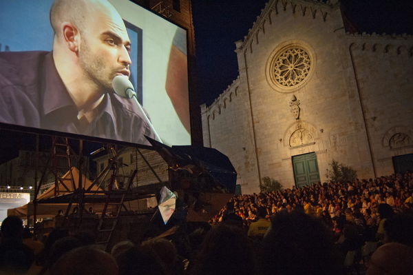 La prima di Libero con “Saviano bastardo”