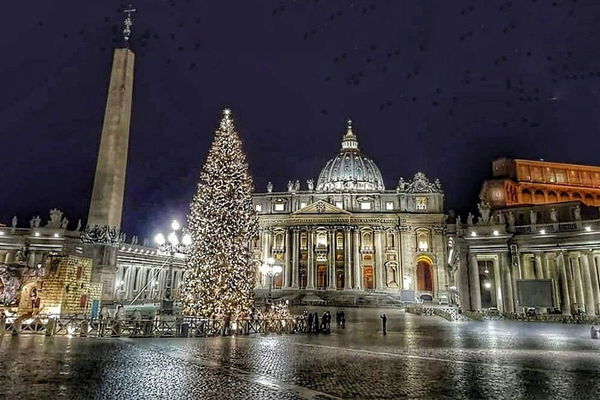 La CEI sulle messe di Natale è più ragionevole dei giornali che gridano alla follia