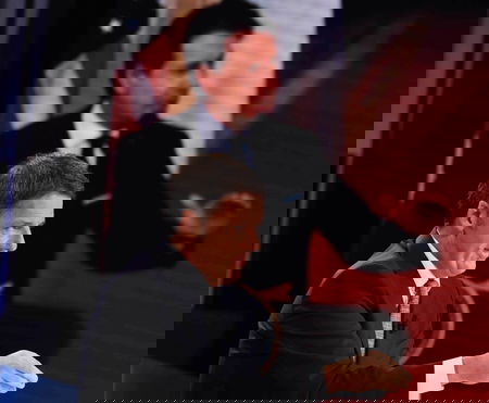 Renzi e Conte non si capiscono perché si stanno parlando in inglese? | VIDEO article-post