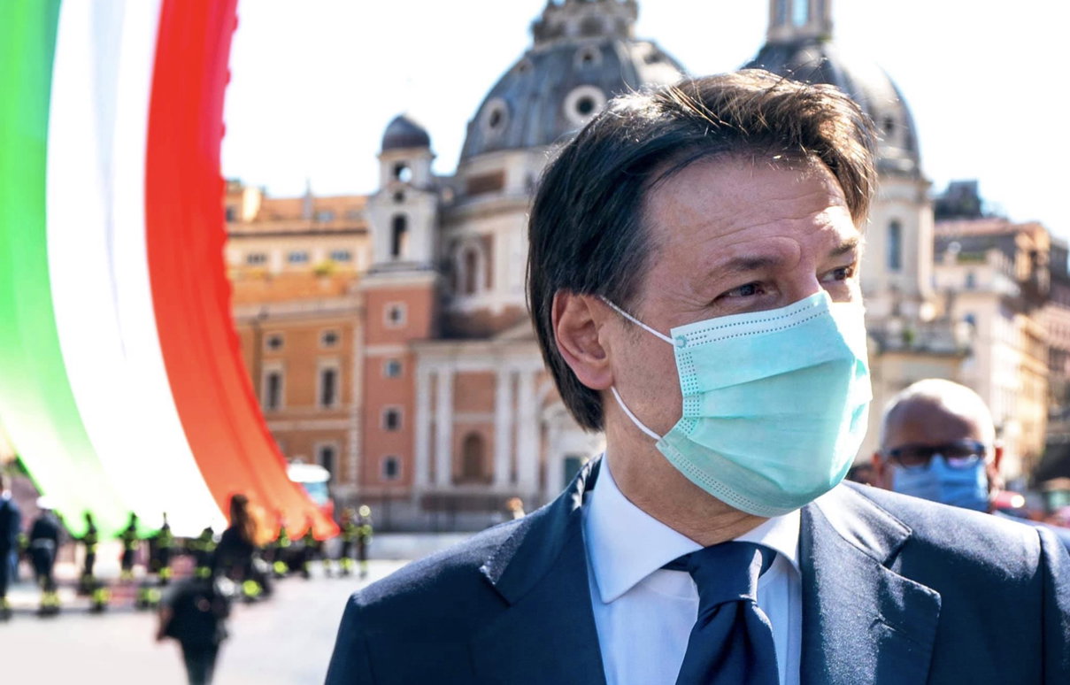 Il primo post Facebook di Conte dopo le dimissioni article-post