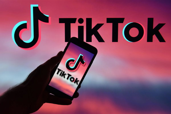 Bimba morta dopo sfida su TikTok, la sorellina: «Gioco dell’asfissia anche davanti a me»