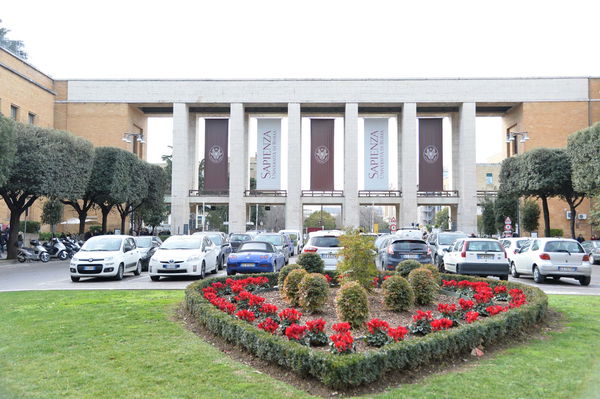L’Università La Sapienza è offline: sospese lezioni, esami e sedute di laurea