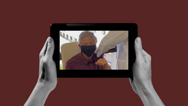 La foto di Bill Gates che fa andare in tilt il microchip dei complottisti