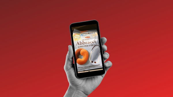 Quella degli Abbracci Mulino Bianco per gli infermieri non è una bufala