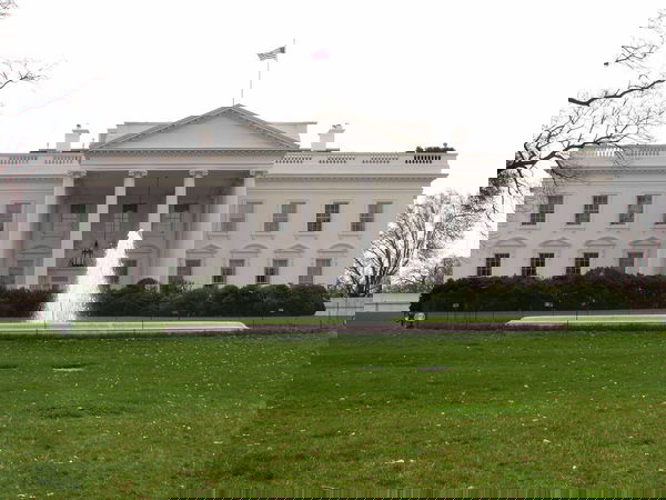 Attenzione al complotto Twitter #ItalyDidIt che mette insieme assurde teorie sulle elezioni Usa