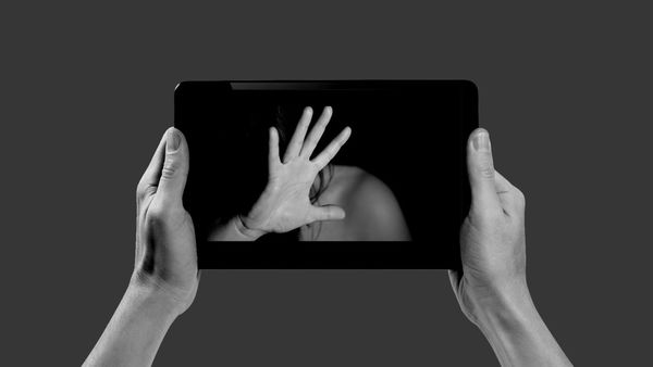 Roberta Siragusa, la foto WhatsApp con i lividi sul volto che risalirebbe allo scorso giugno