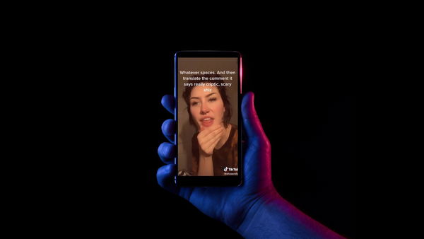 Cosa succede se commenti «ririririri» su TikTok