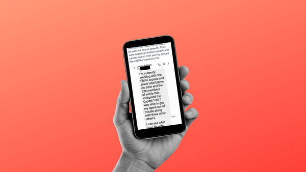 Rudy Giuliani crede al complotto degli Antifa a Capitol Hill e twitta un numero di telefono