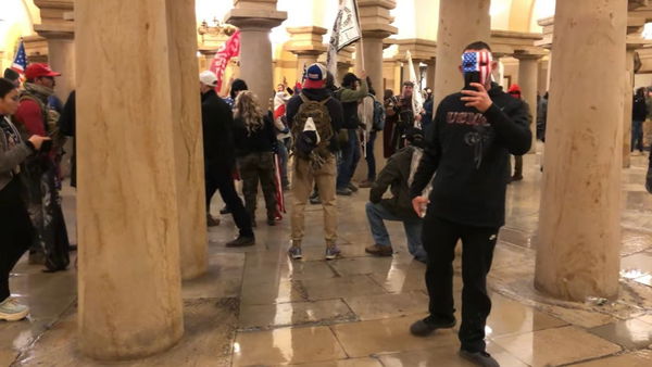 Basta vedere 14 video per capire cosa è successo dentro Capitol Hill