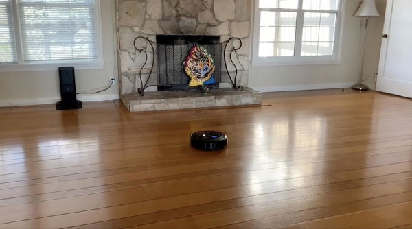 Alcuni aspirapolvere Roomba sembrano in preda ai fumi dell’alcol