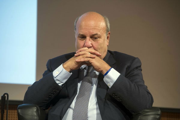 Alan Friedman non sarà più ospite delle trasmissioni di Rai1