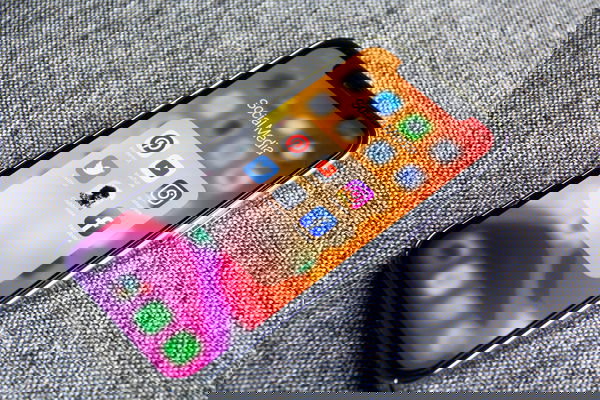 Ormai Facebook sa solo copiare