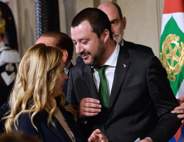 Chi di solito è solidale con le donne insultate, dovrebbe esserlo con la Meloni. Ma chi scatena gogne sui social?