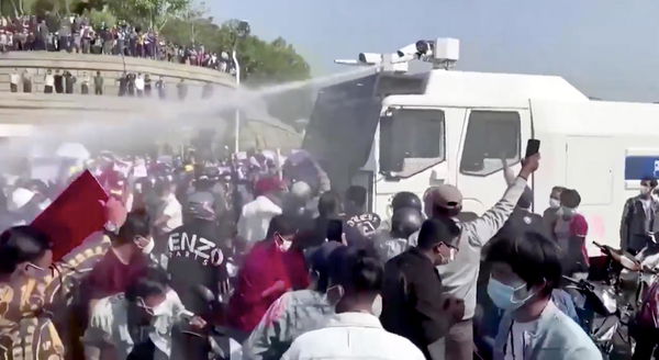 Il golpe in Myanmar colpisce anche i social network