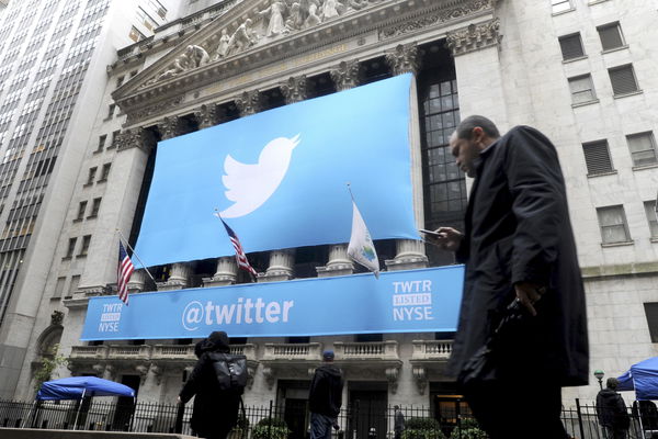 Rimuovi il follower a sua insaputa senza bloccarlo: la rivoluzione di Twitter contro hater e rompiscatole