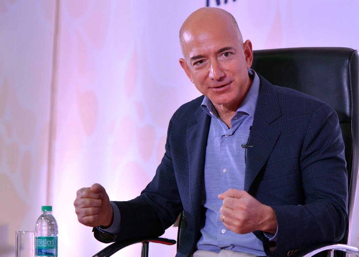 Jeff Bezos lascia il comando di Amazon dopo quasi 30 anni article-post