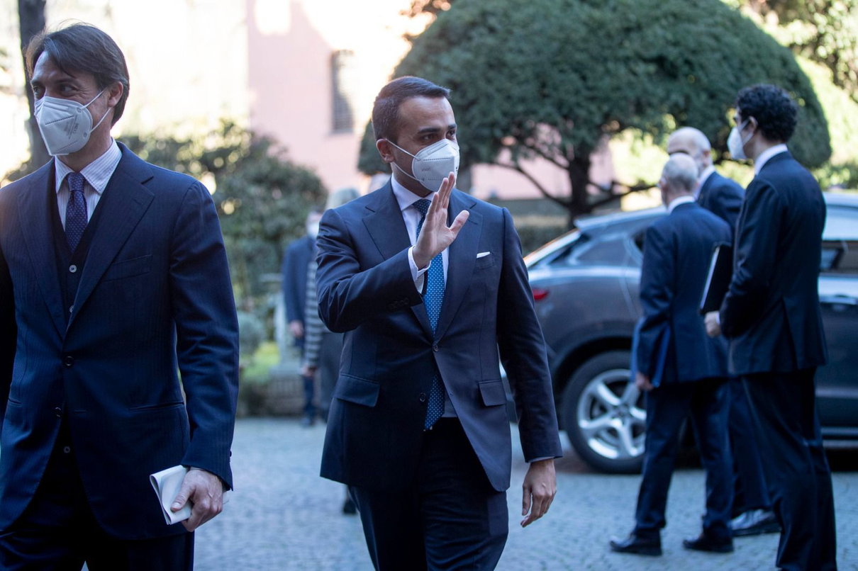 Il complotto social su «Di Maio come Djokovic» e la data del tampone positivo comunicata dal suo staff article-post