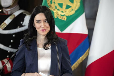 Perché Azzolina ha definito il collaboratore del sottosegretario della Lega un «cyberbullo» article-post