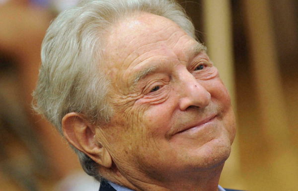 La bufala di Soros che possiede «il 75% dell’azienda Moderna»