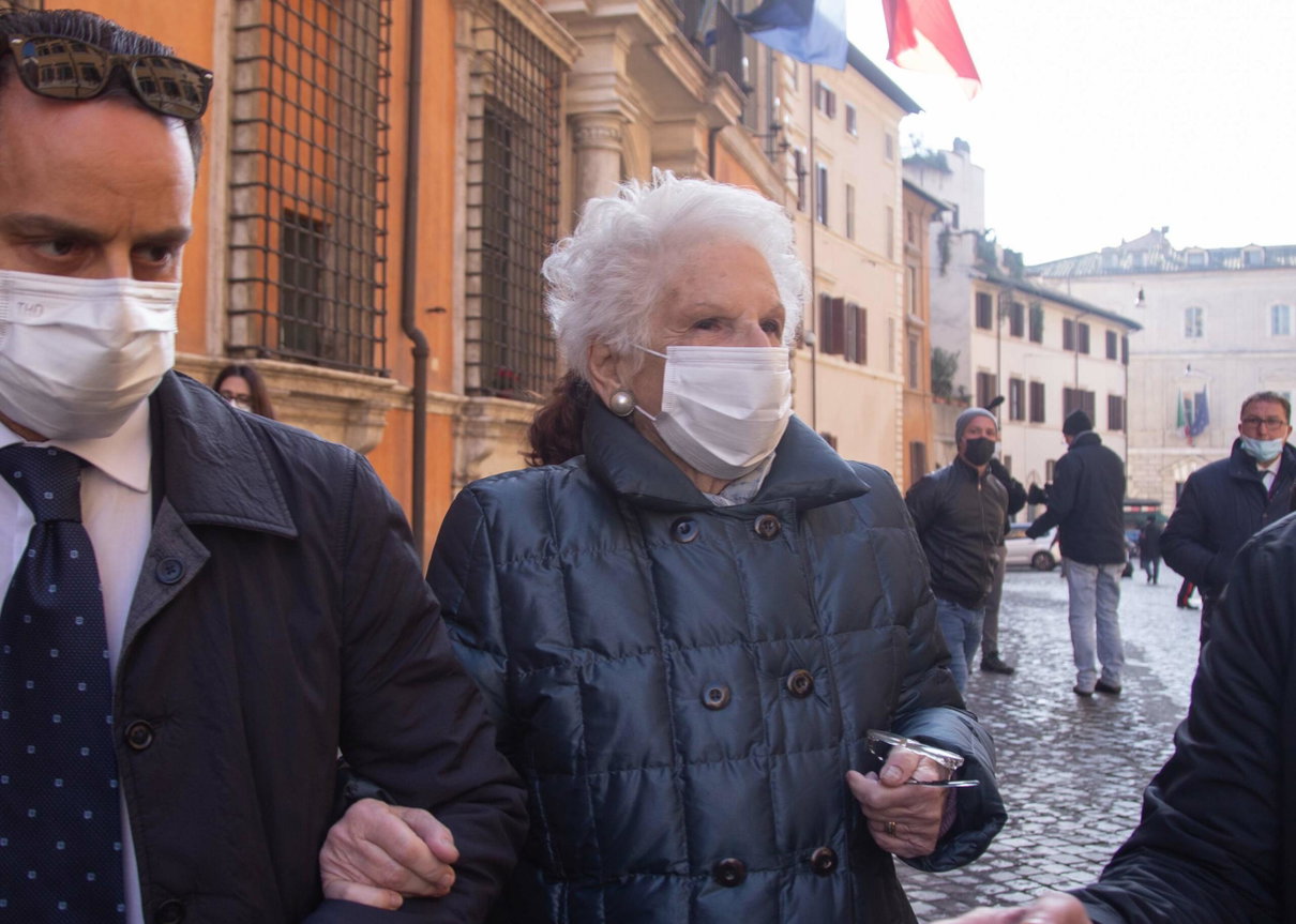 Le 24 denunce in un giorno di Liliana Segre per gli insulti sul web article-post