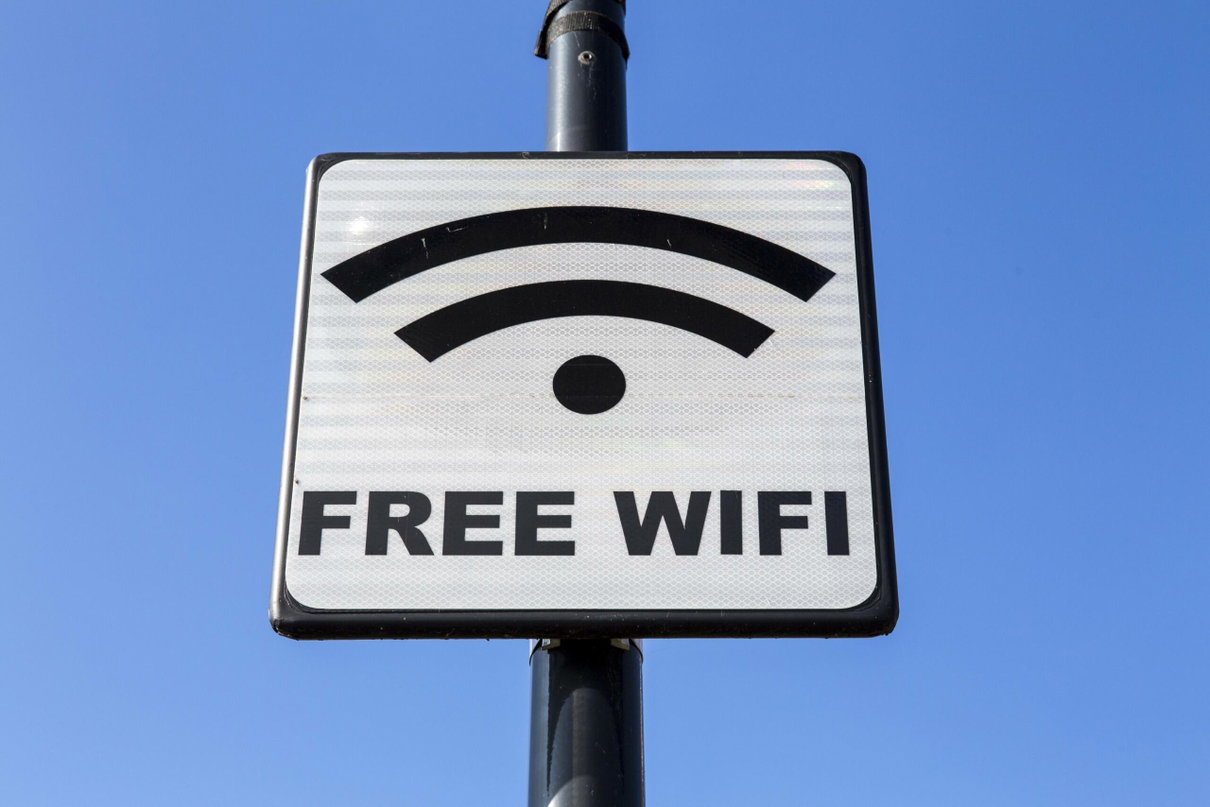 Wifi gratis (e funzionante) nei piccoli Comuni italiani: i soldi arrivano dall’Europa article-post