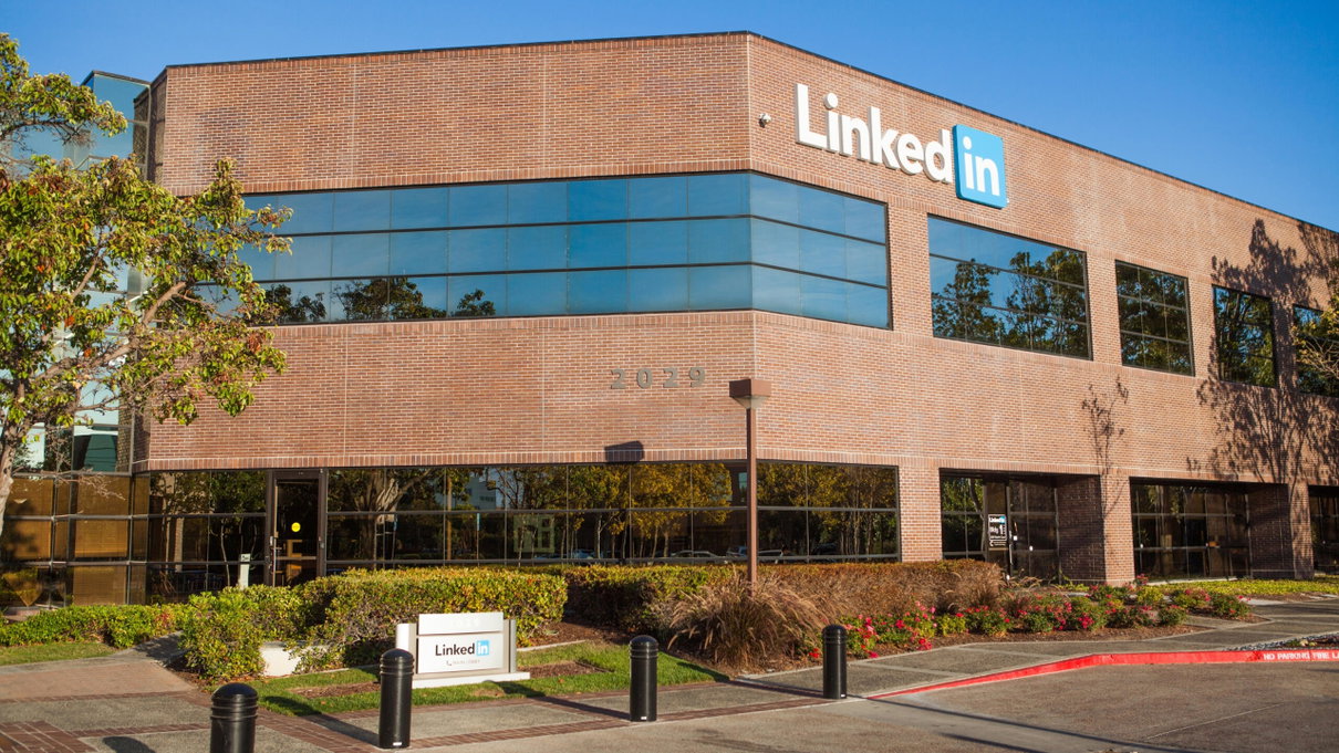 Chissà se anche i dati del tuo account LinkedIn stanno circolando sul dark web article-post