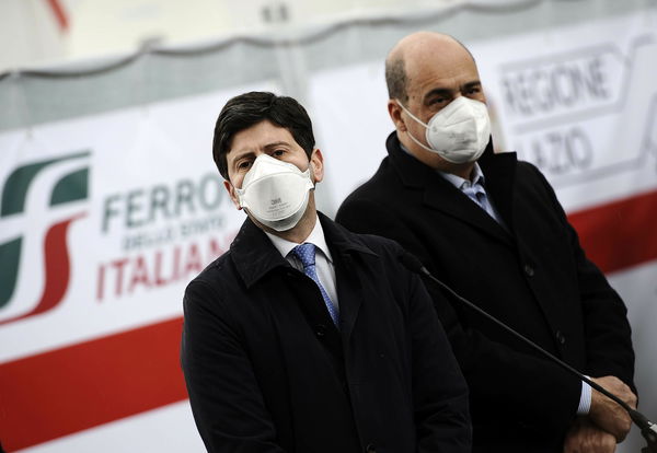 Cosa rischiano gli haters che minacciavano via mail Speranza per le chiusure anti-Covid