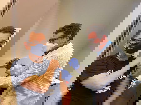 Non è vero che il CEO di Pfizer non si voleva vaccinare e che non si è vaccinato article-post