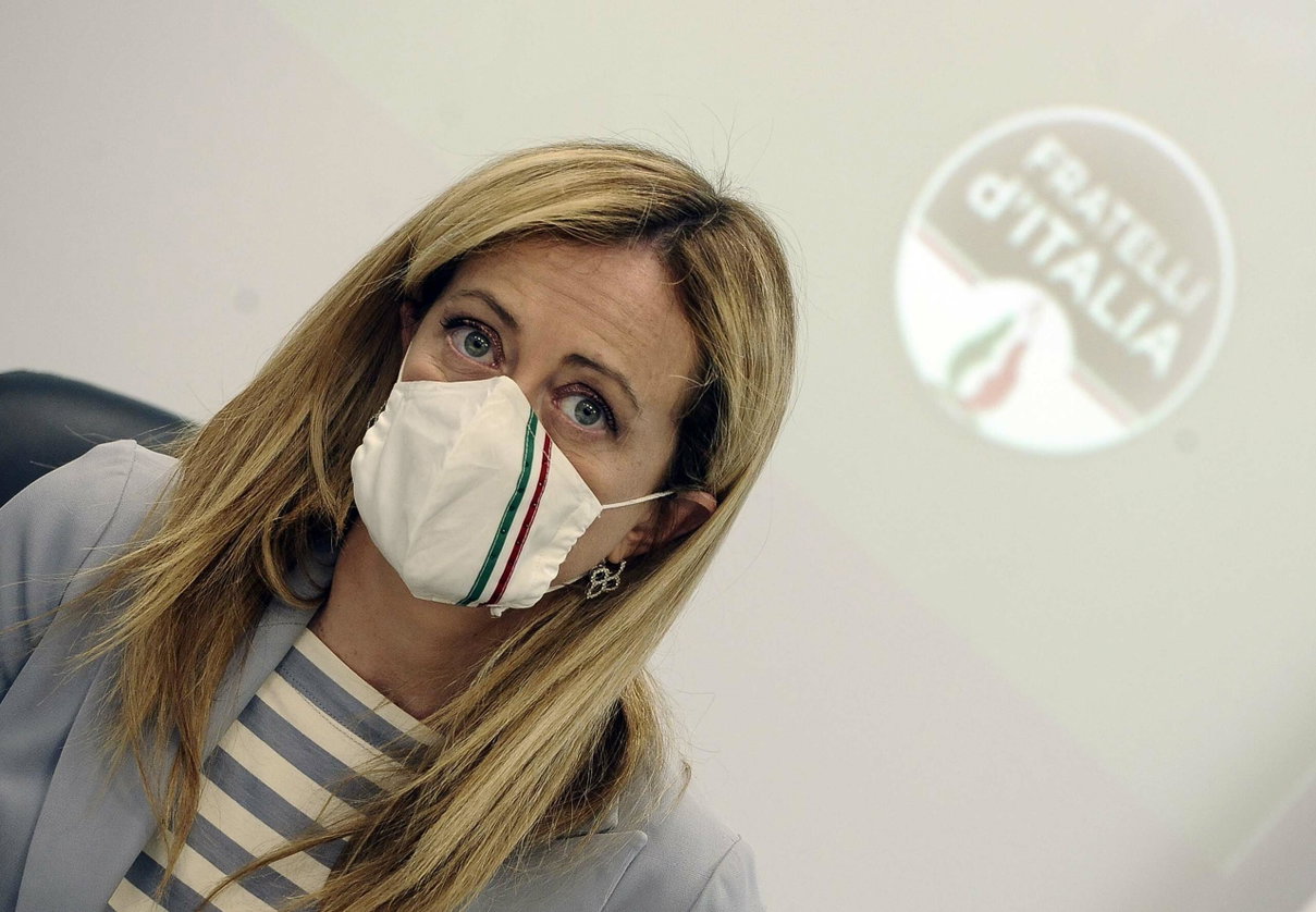 Meloni e le “devianze”, il pasticcio del social media manager di FdI e le proteste sui social article-post