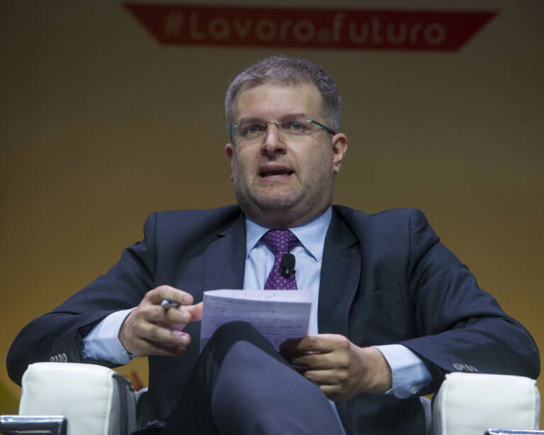 Caso Rai, la lettera dell’Ue all’Italia: «Grave analfabetismo europeo del servizio pubblico» Caso Rai, la lettera dell’Ue all’Italia: «Grave analfabetismo europeo del servizio pubblico»