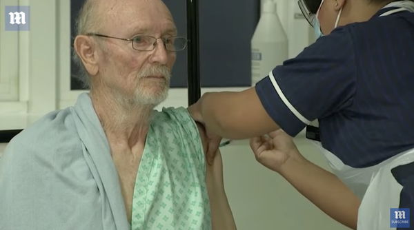 Il caso William Shakespeare (che non è stato “il primo vaccinato contro il Covid”) e i giornali italiani