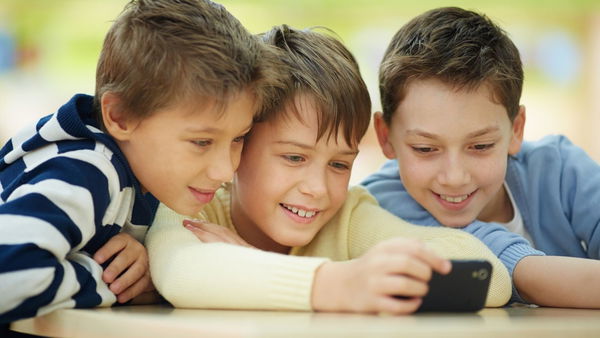 Il contrasto alla pedopornografia passa dal far capire ai ragazzi i rischi di un’eccessiva esposizione social