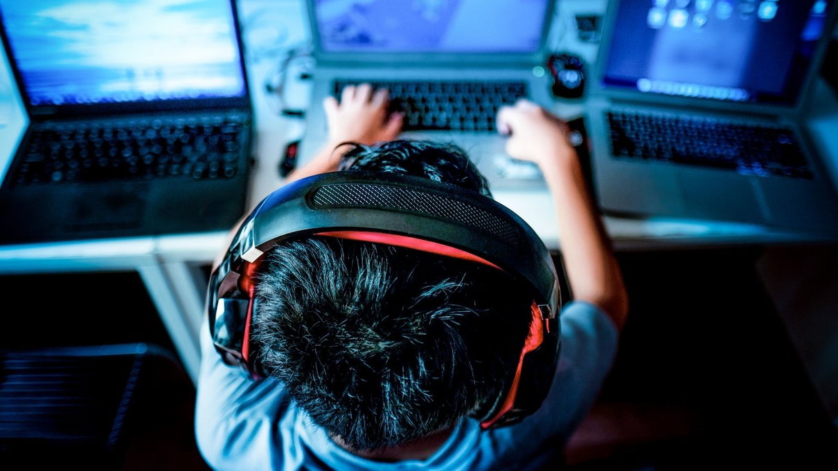 Gli hacker che sfruttano i gamer per fare soldi inducendoli a scaricare malware nascosti article-post