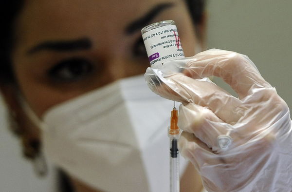 No, 3 adolescenti non sono finiti in rianimazione al Meyer di Firenze dopo il vaccino