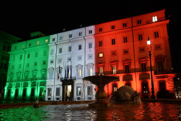 Cosa è successo quando il governo propone garanti contro le fake news